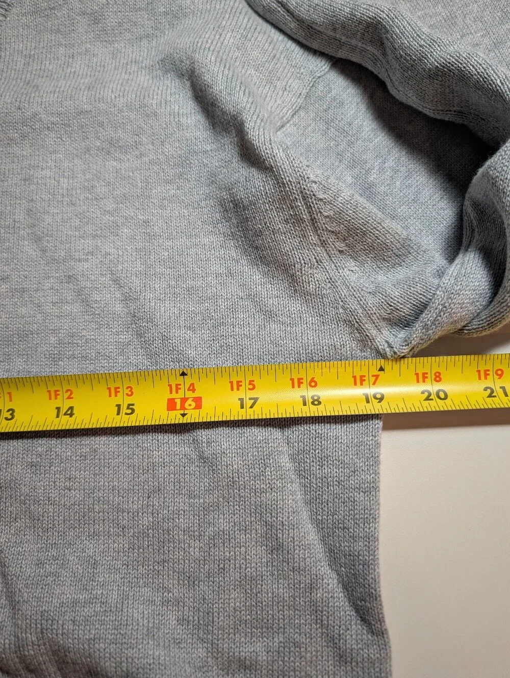 Old Navy Light Gray Boys 14/16 Crewneck Sweater NWT